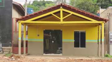 Casa com Ponto Comercial bem localizada à venda em Santa Terezinha