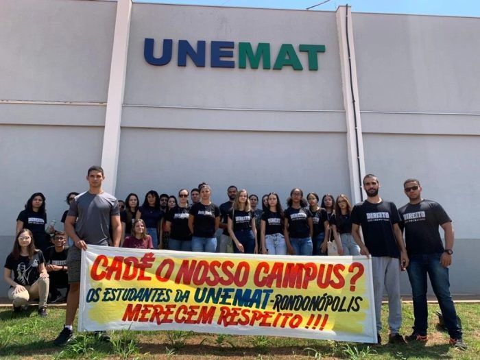 Alunos alegam que silêncio de Mauro Mendes põe em risco o futuro da UNEMAT em Rondonópolis