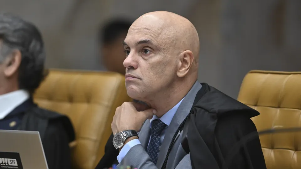 Moraes pede informações sobre saúde de Collor e põe laudo médico sob sigilo