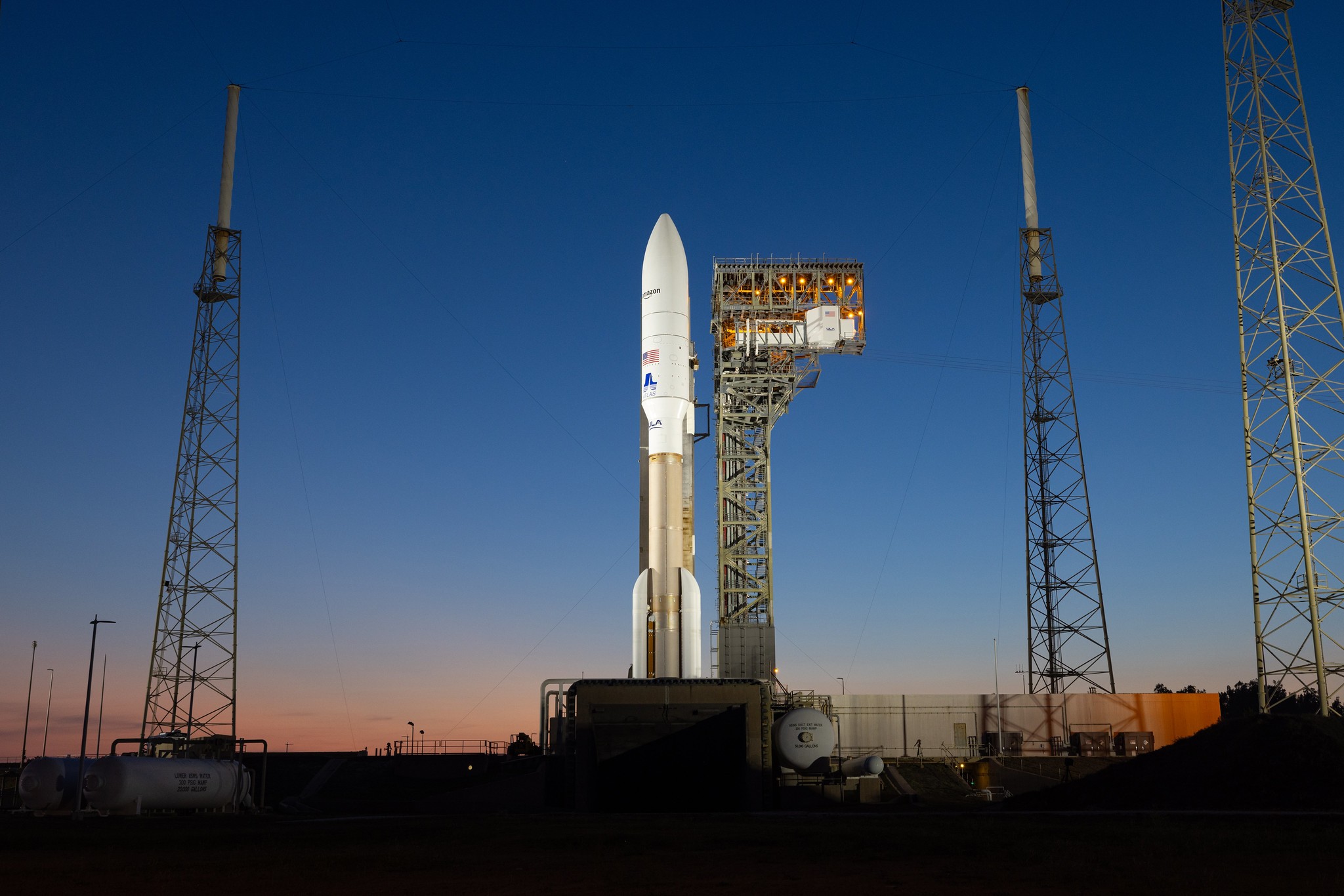 VÍDEO: Amazon lança 27 satélites de internet ao espaço para competir com Starlink