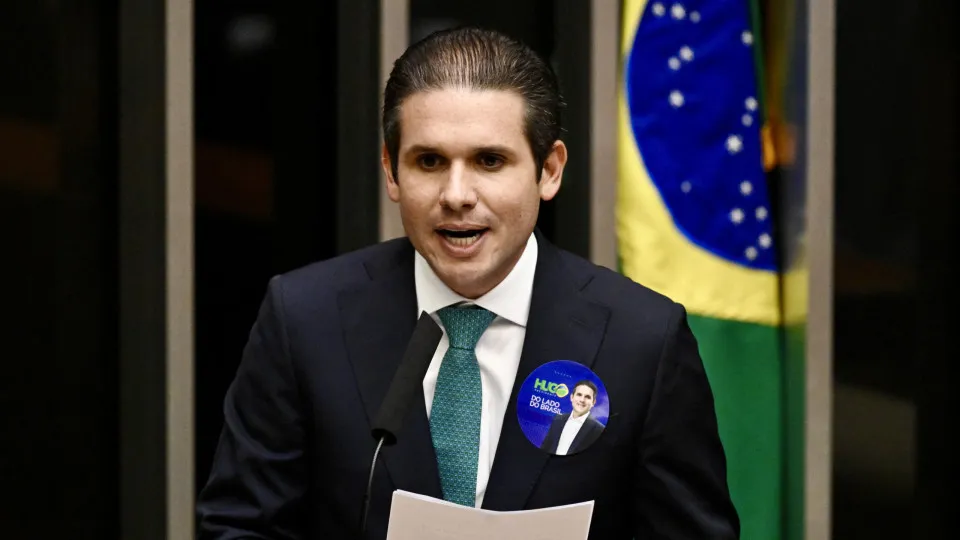 Oposição pressiona Motta por CPI do INSS; juiz manda quebrar sigilos