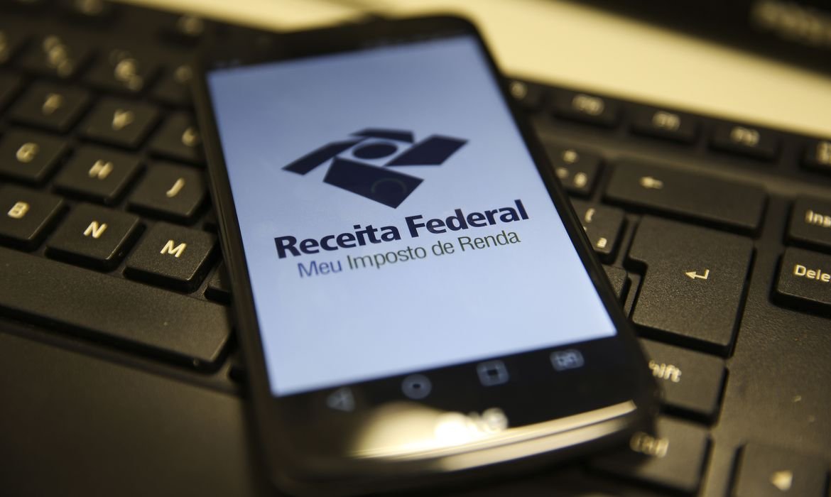 Quer receber a restituição do IR no primeiro lote? Veja até quando enviar a declaração