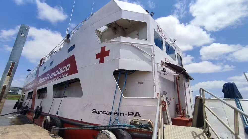 Barco hospital Papa Francisco encerra maior expedição no oeste do Pará com mais de 8 mil atendimentos