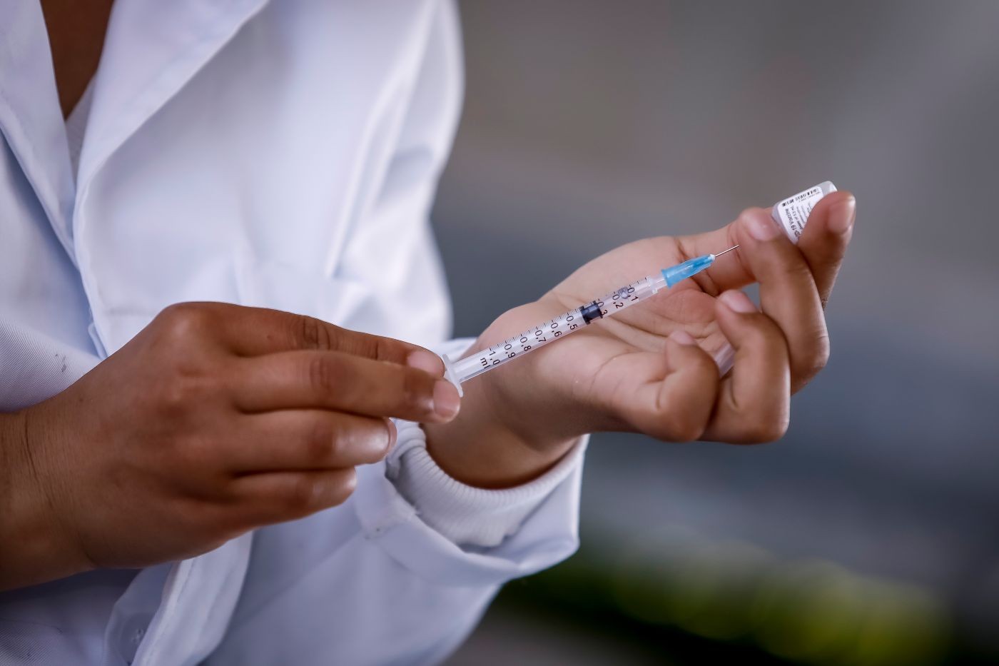 Butantan aguarda há 9 meses aprovação da Anvisa para testar vacina de gripe aviária em humanos