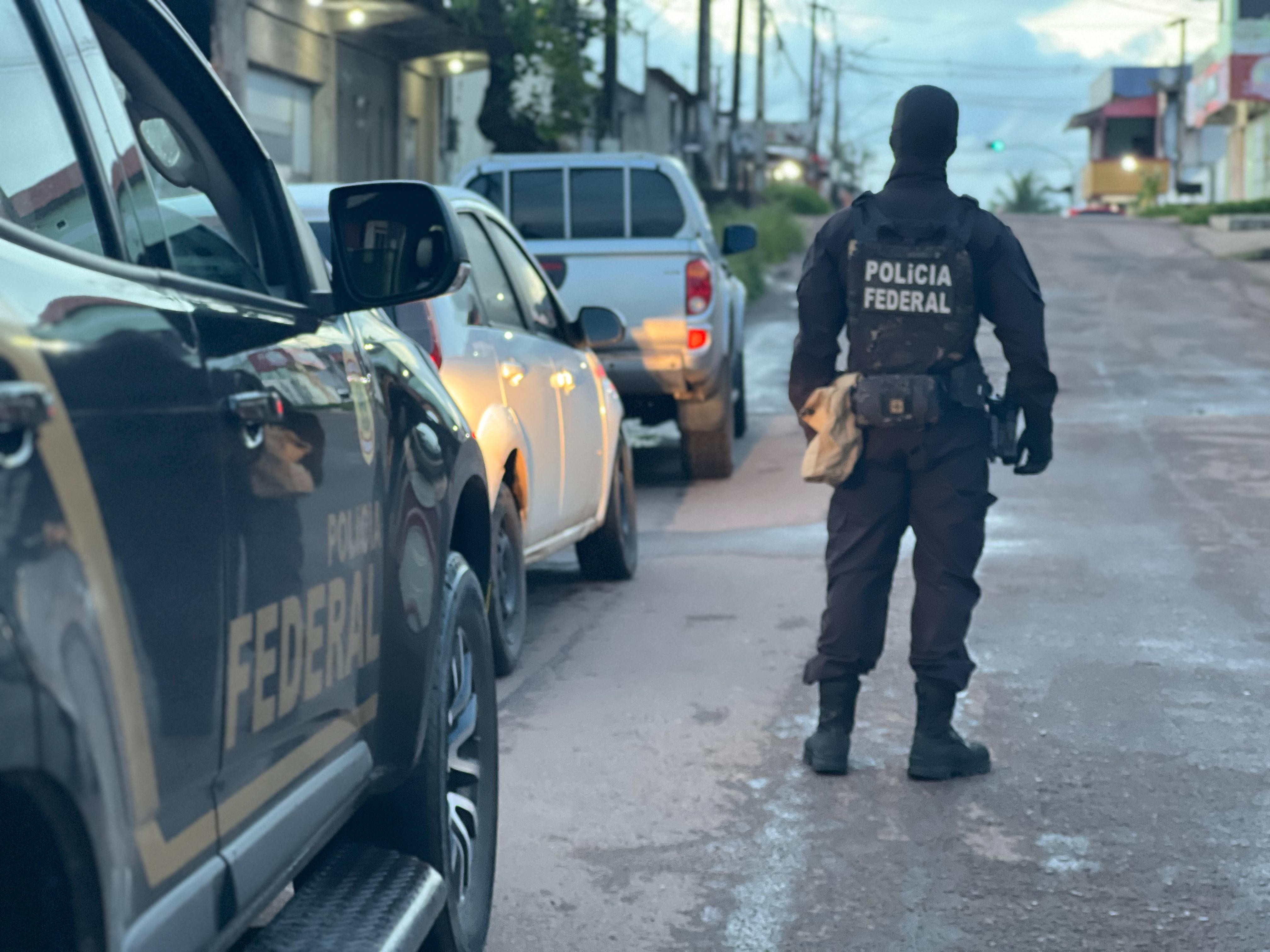 Polícia Federal publica edital com mil vagas e salários de até R$ 26,8 mil; veja como participar